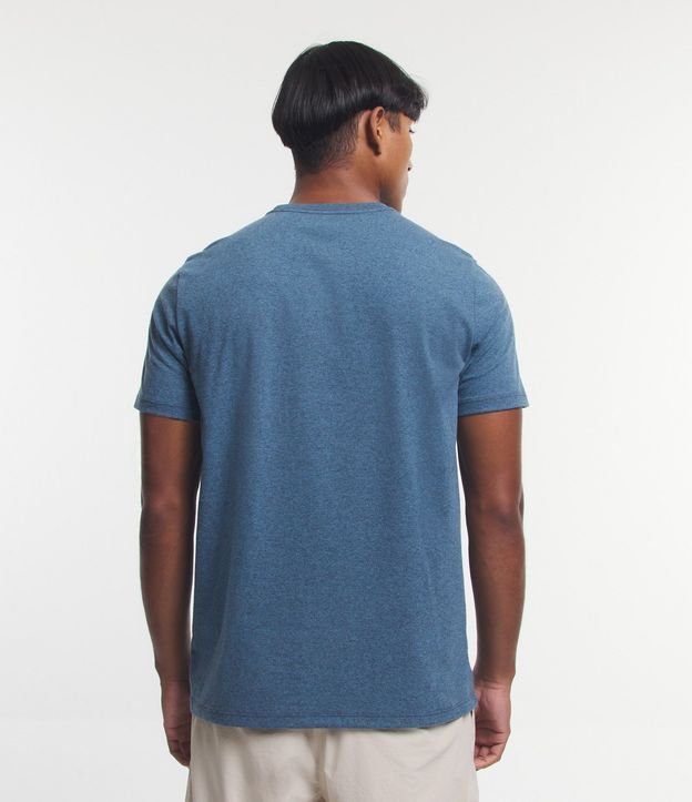 Remera Regular en Media Malla con Estampa Círculo con Montaña 4