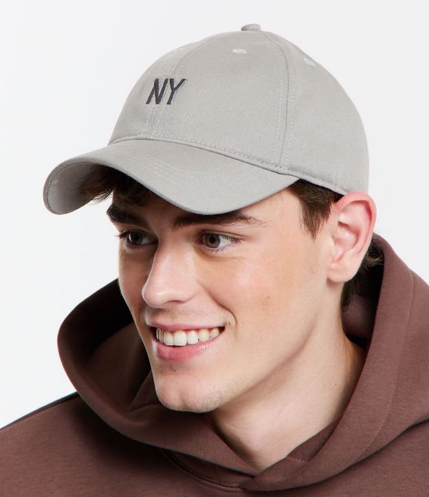 Gorra Ala Curva en Sarga con Bordado NY