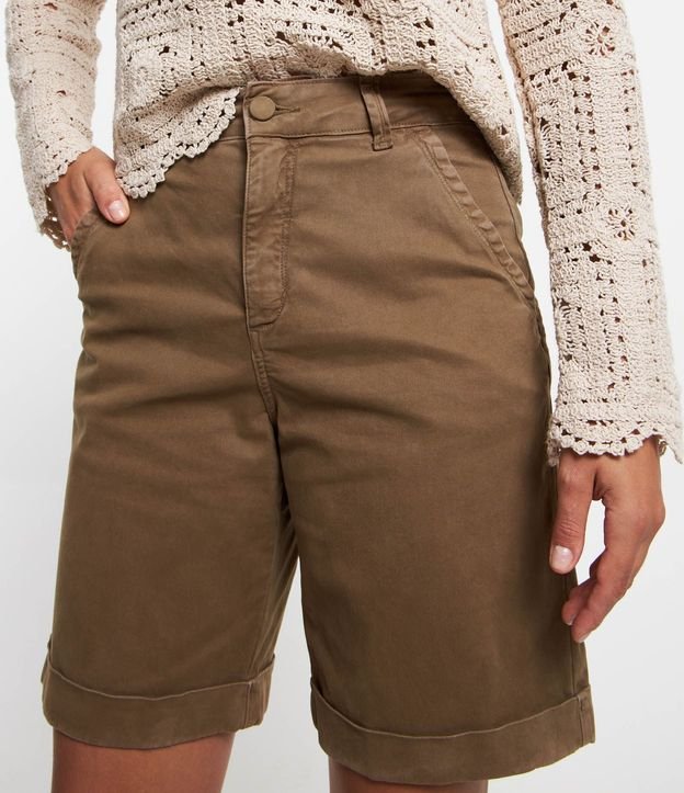 Bermuda Cintura Alta en Sarja con Bolsillos 2