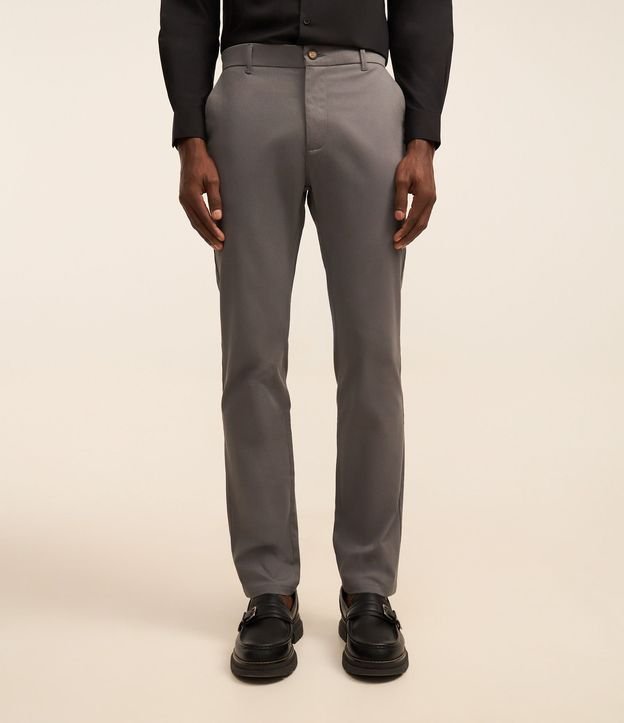 Pantalón Slim en Sarga con Bolsillos Cuchillo 2