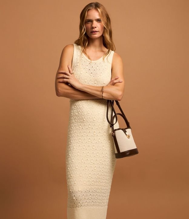 Vestido Reto Midi Sin Manga en Punto Texturizado