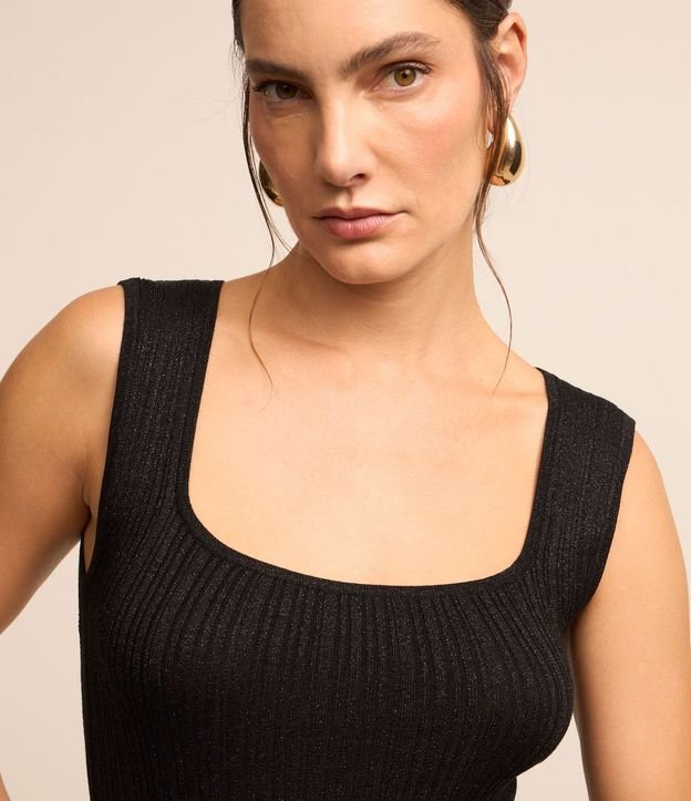 Blusa sin Manga en Viscosa con Efecto Metalizado y Escote Cuadrado