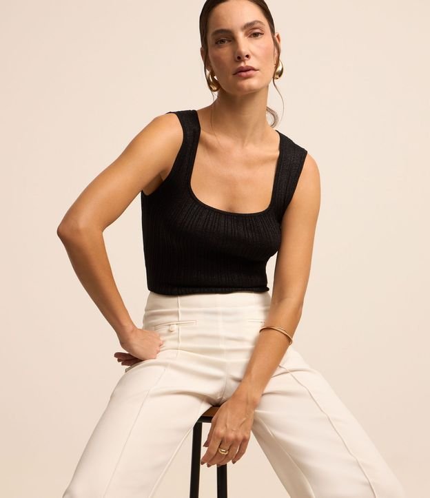 Blusa sin Manga en Viscosa con Efecto Metalizado y Escote Cuadrado 5