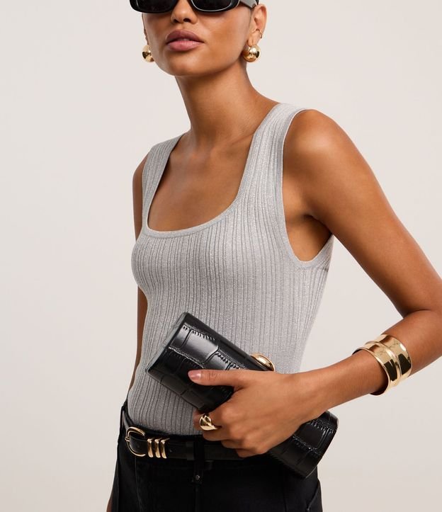 Blusa sin Manga en Viscosa con Efecto Metalizado y Escote Cuadrado 4