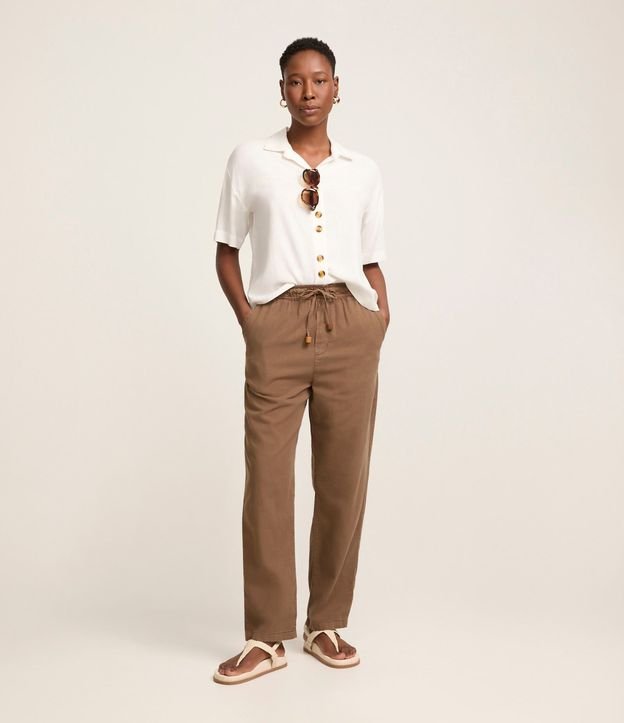Pantalón Recto Cropped Cintura Alta en Sarga con Lazo