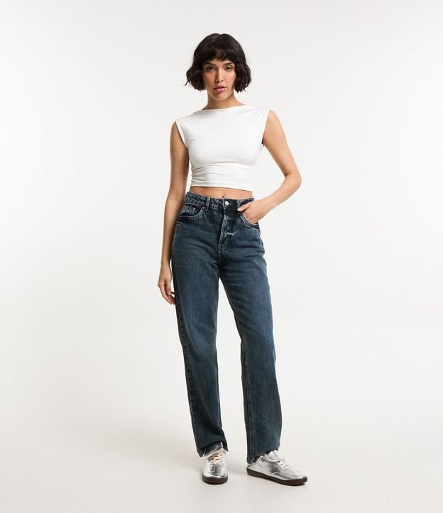 Pantalón Recto en Jeans con Bolsillos