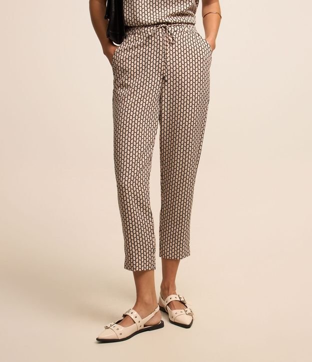Pantalón Fluído en Crepé con Lazo y Estampado Geométrico 3