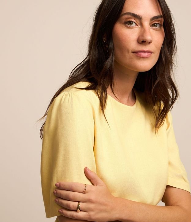 Blusa en Viscolino con Manga Abullonada 3