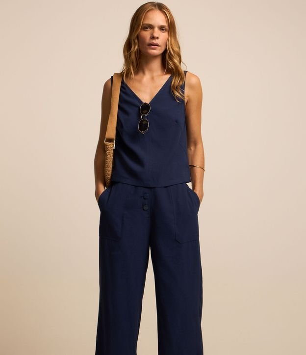Pantalón Pantacourt en Viscosa con Botones Delanteros 2
