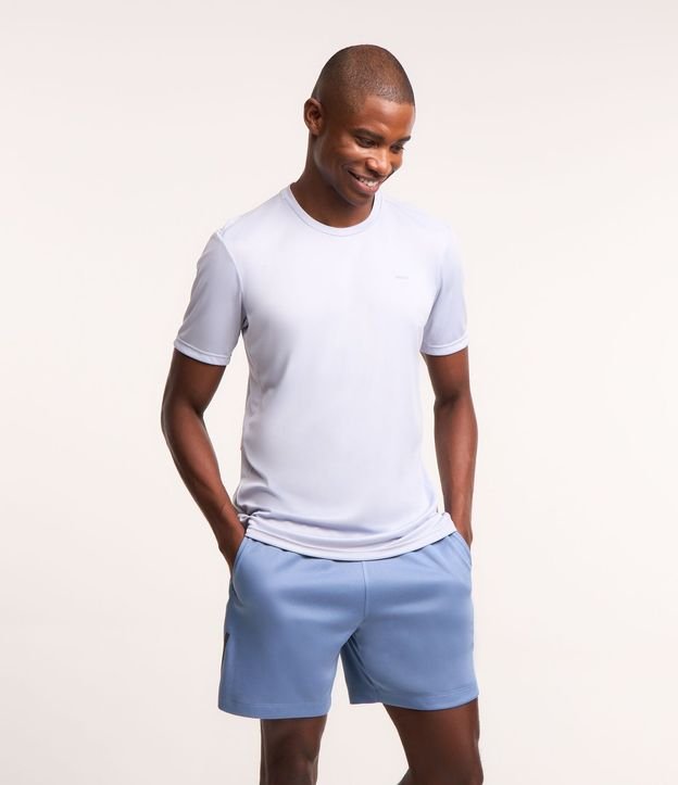 Remera Deportiva con Tecnología Dry e Detalles Reflectantes