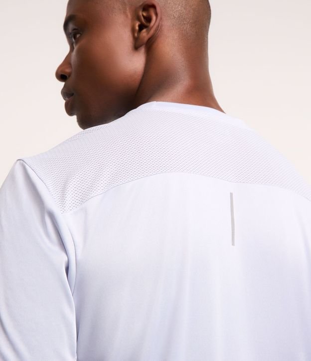 Remera Deportiva con Tecnología Dry e Detalles Reflectantes 5