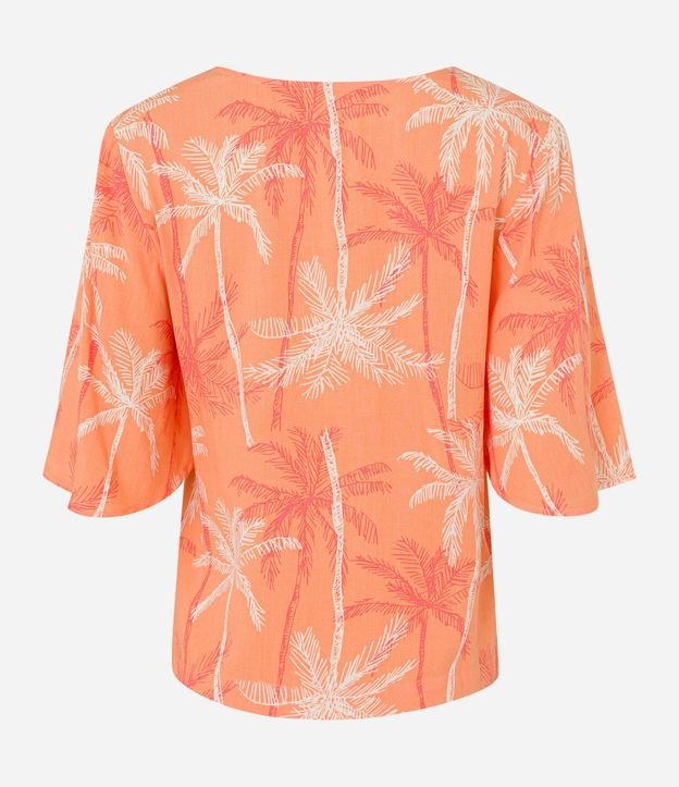 Blusa en Viscosa con Abalorio en el Cuello y Cocoteros Estampados 7