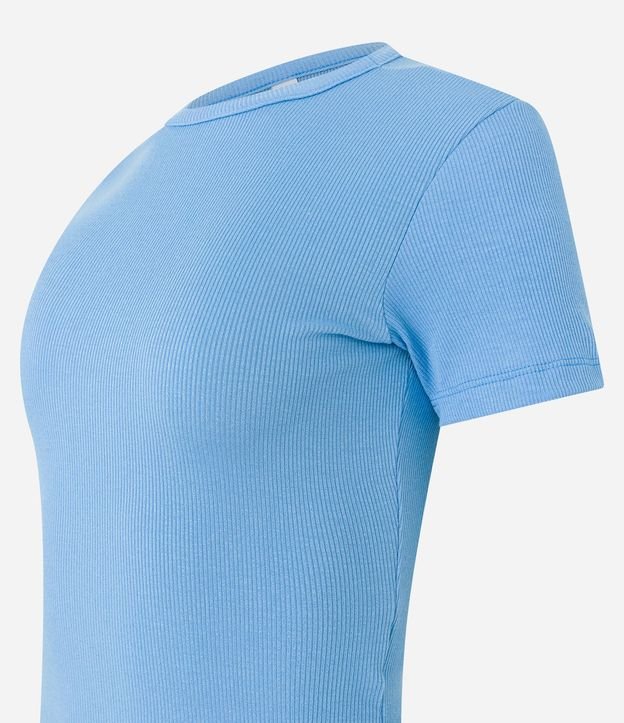 Blusa en Viscosa Texturizada con Bajo Ondulado 6