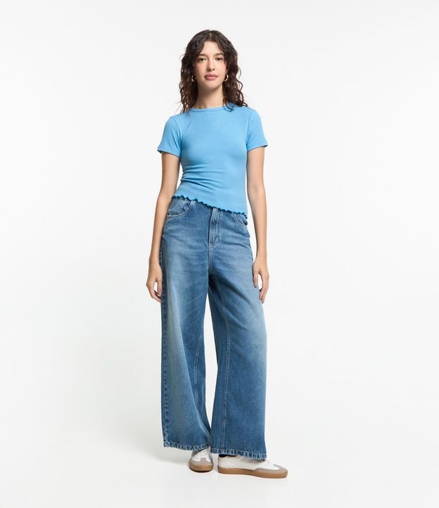 Blusa en Viscosa Texturizada con Bajo Ondulado 2