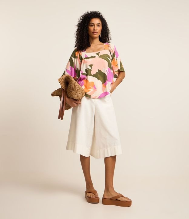 Blusa en Viscosa con Manga Godê y Follajes Estampadas 4