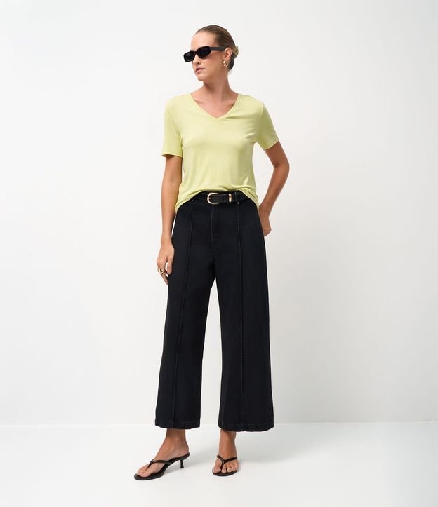 Blusa Básica en Viscosa con Escote V