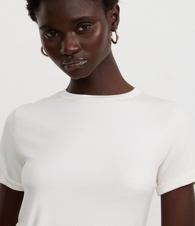 Blusa Básica en Viscosa con Manga Dobrada 4