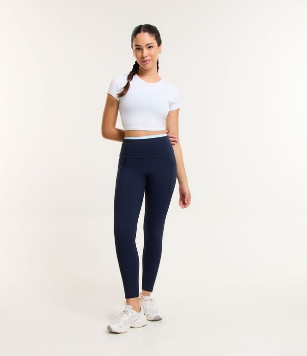 Remera Cropped Deportiva con Diferencial Tacto Suave 2