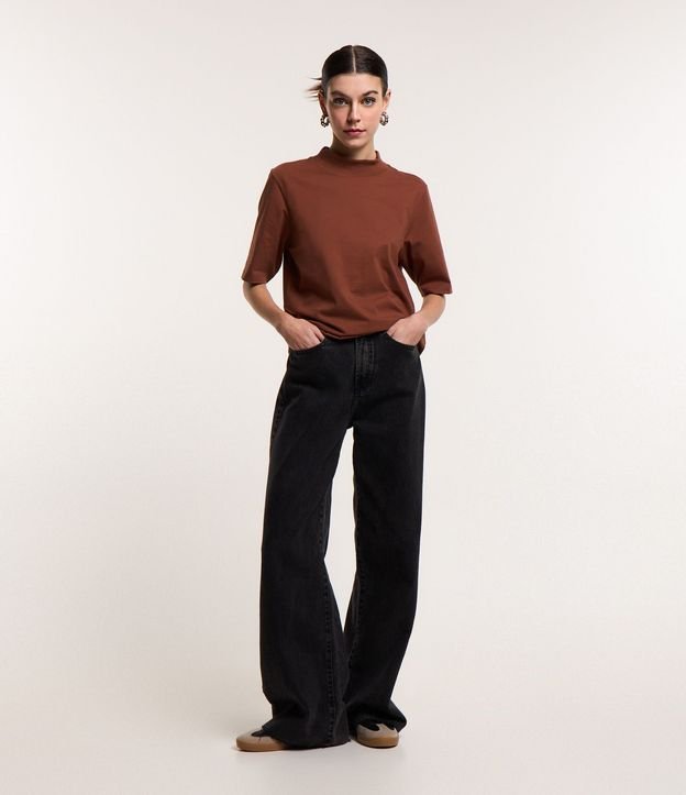 Blusa en Algodón con Cuello Alto y Manga Corta 2