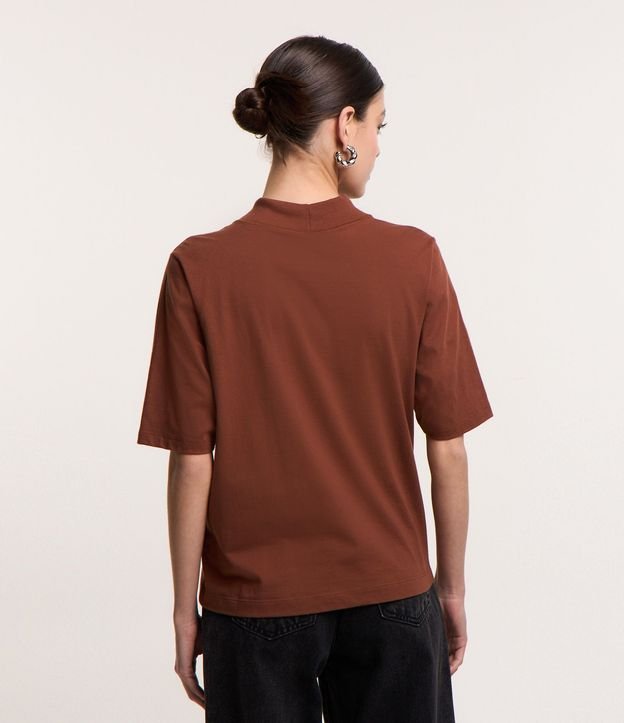Blusa en Algodón con Cuello Alto y Manga Corta 3