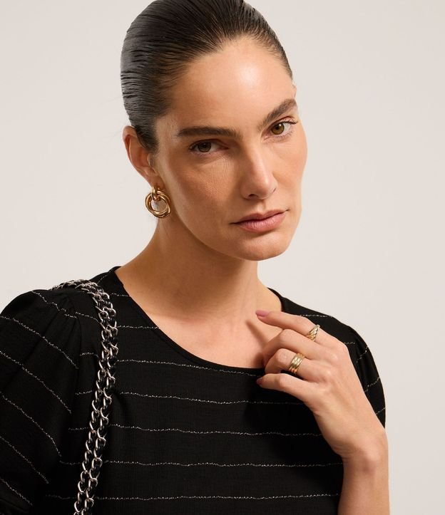 Blusa en Viscosa con Estampado Rayado en Hilo Metalizado 6