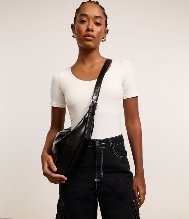 Bolso Hobo Grande con Correa Ajustable 7