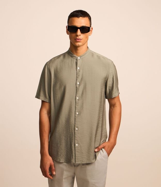 Camisa Slim en Viscolino con Cuello Padre y Textura