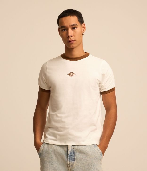 Remera Baby Tee en Algodón con Tag Gomosa