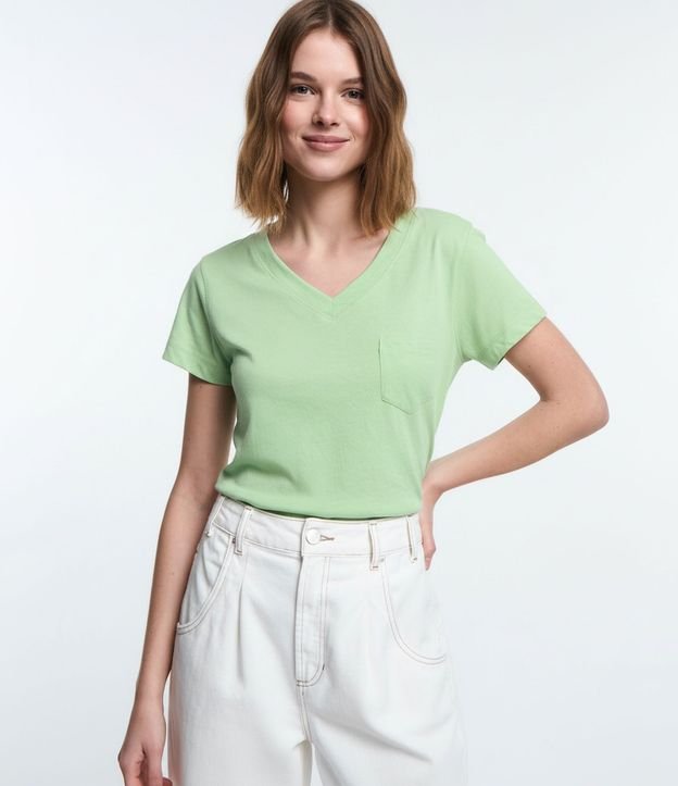 Blusa Básica en Algodón con Pequeño Bolsillo Delantero 7