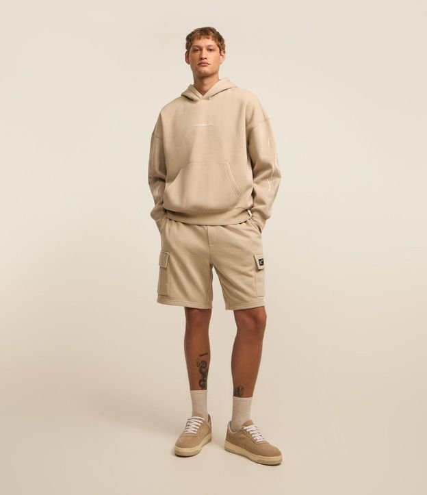 Bermuda en Tela French Terry con Bolsillo Cargo