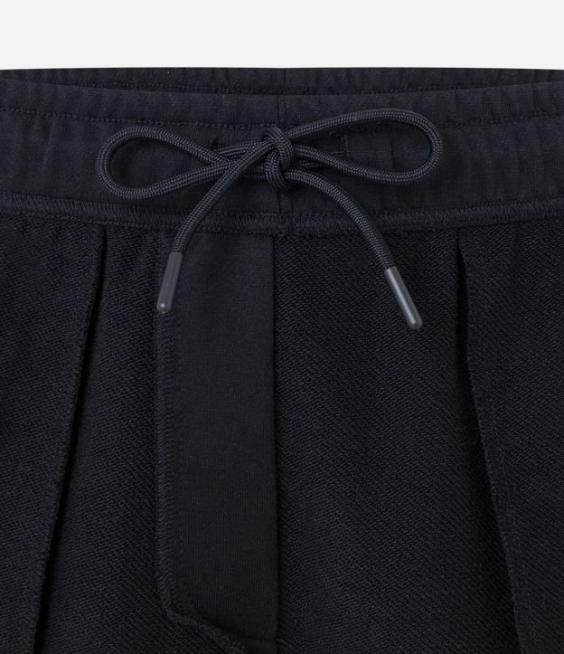 Bermuda en Tela French Terry con Bolsillo Cargo 6