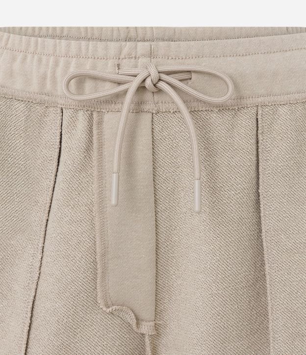 Bermuda en Tela French Terry con Bolsillo Cargo 7