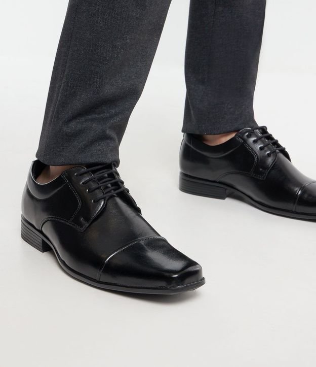 Zapato Tradicional en PU con Cierre en Cordón 6