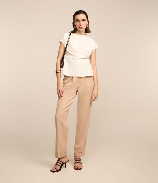 Blusa en Tela Texturizada con Detalle Delantero en la Cintura 2