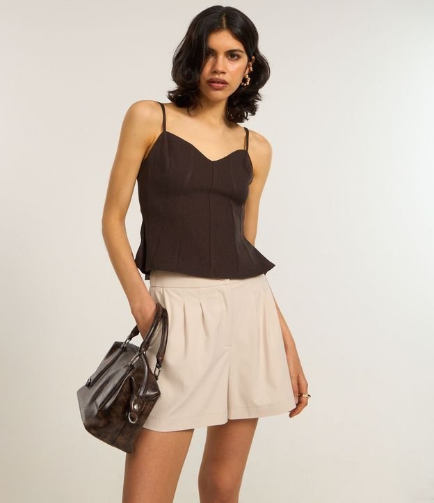 Short en Sastrería con Pliegues y Bolsillos