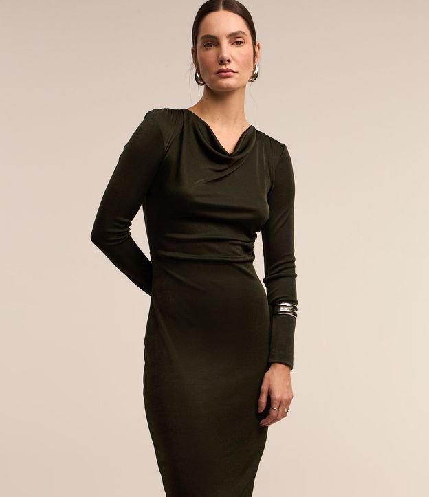 Vestido en Malla Polyvelour con Cuello Degagê y Detalle Pliegado 3