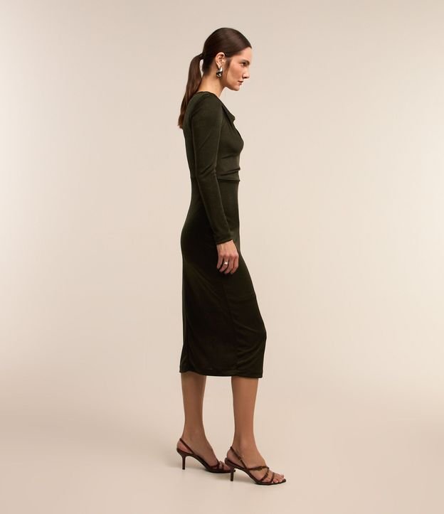 Vestido en Malla Polyvelour con Cuello Degagê y Detalle Pliegado 5