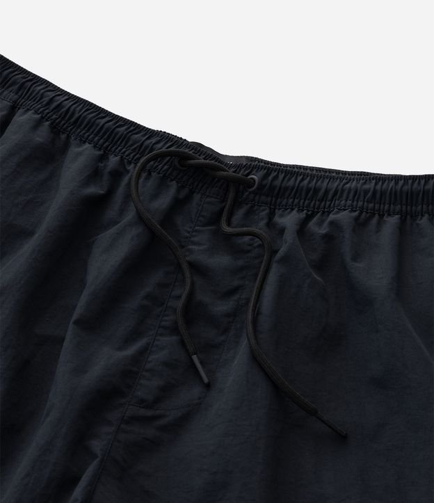 Pantalón Paper Touch Vira Bermuda con Puxador en la Parte Baja 13