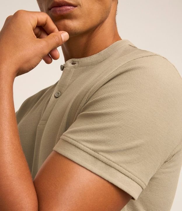 Camisa Polo Slim en Piquet Texturizado con Cuello Polo 4
