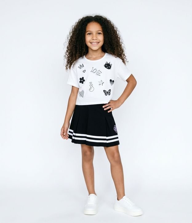Remera Cropped con Estampa de Garabatos - Talle 5 a 14 años