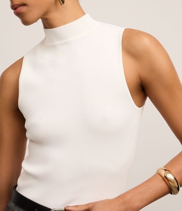 Blusa en Punto Leve con Cuello y Textura Acanalada 5