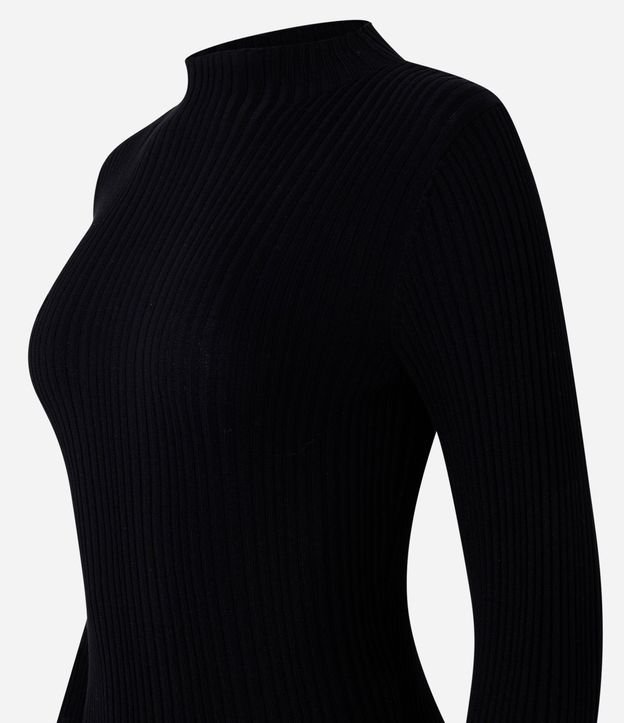Blusa en Punto con Cuello Alto 5