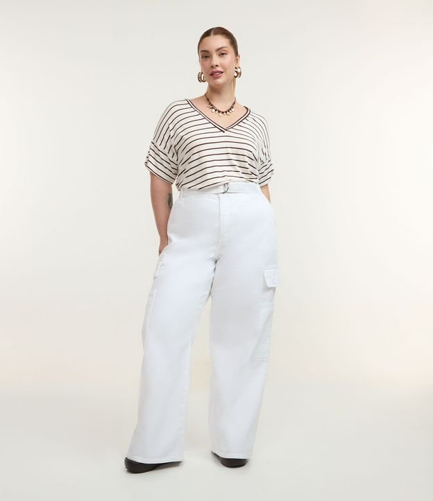 Pantalón Wide Leg en Sarga con Bolsillos Cargo y Cinturón Curve & Plus Size