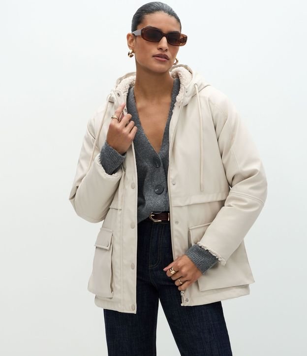 Campera Parka Gomosa en PU con Forro Peluche