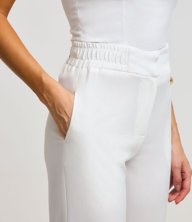 Pantalón Carrot en Crepé con Detalles Fruncidos y Cintura Elástica 5
