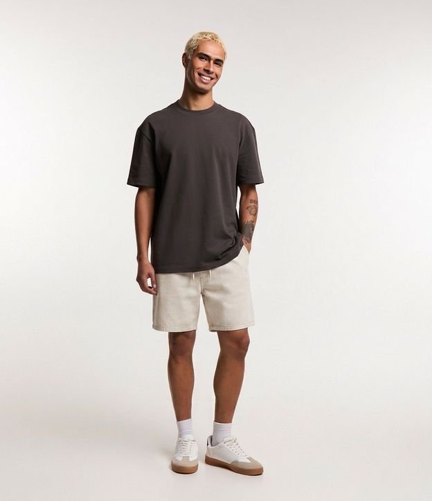 Bermuda Jeans con Cintura Elástica Bolsillos y Tag Aplicado 4