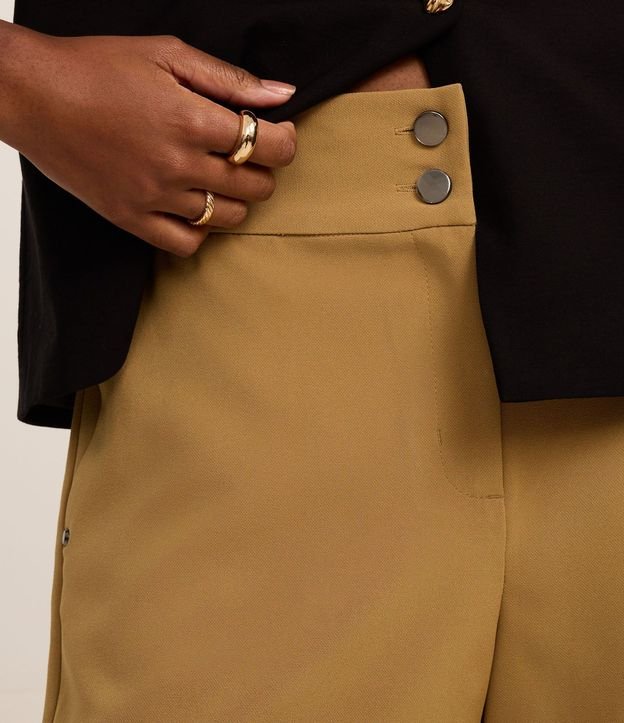 Short Sastre con Cintura Elástica y Abotonado Doble 4
