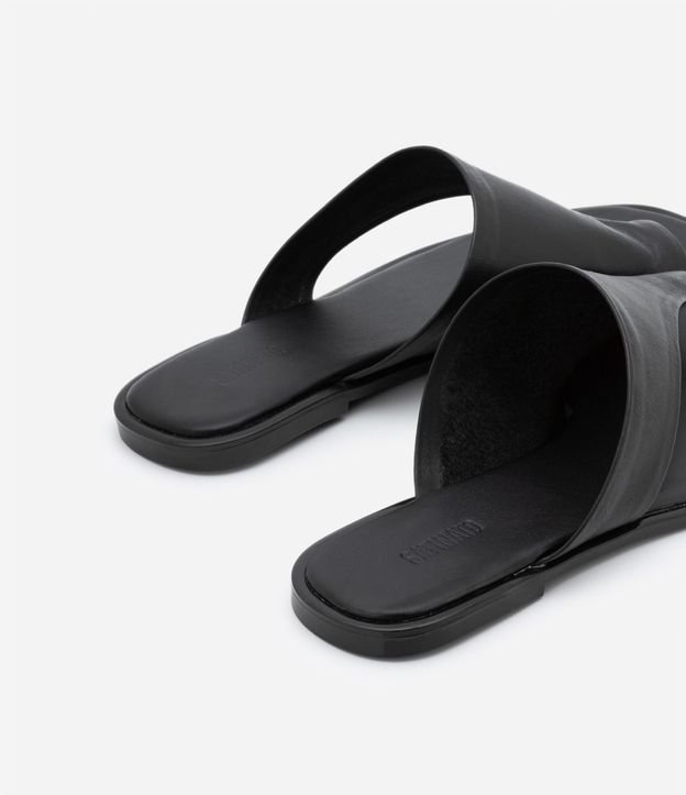 Sandalia Plana Mule en Cuero con Parte Superior Ancha 4