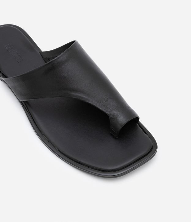 Sandalia Plana Mule en Cuero con Parte Superior Ancha 5