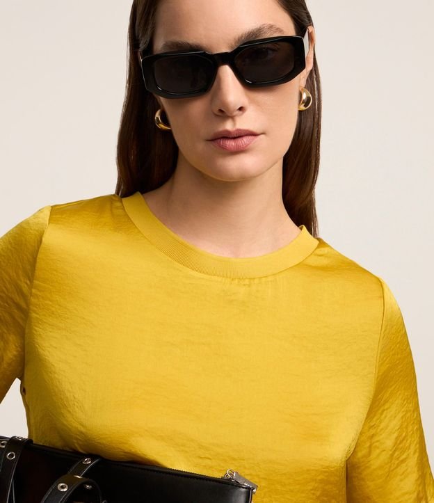 Blusa Satinada con Cuello en Rib 4